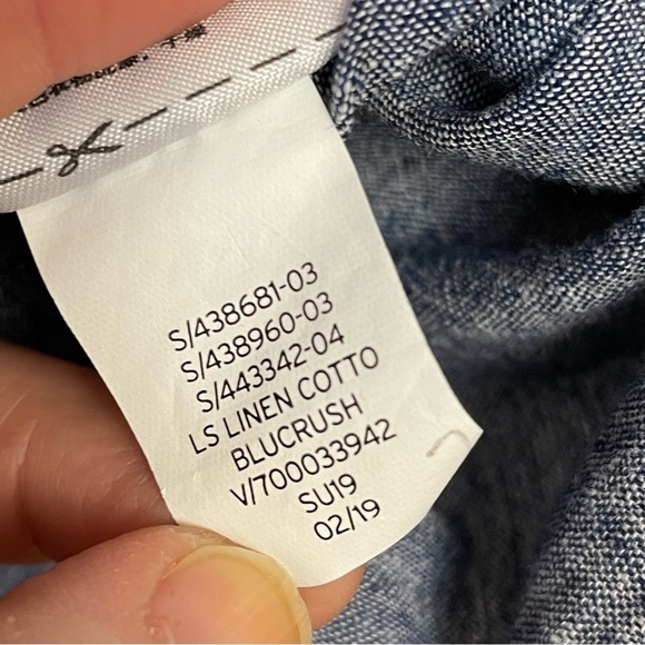 GAP Men’s Large standard fit linen button down blue crush - Picture 3 of 9